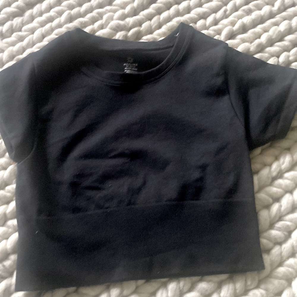 Black crop top size xs